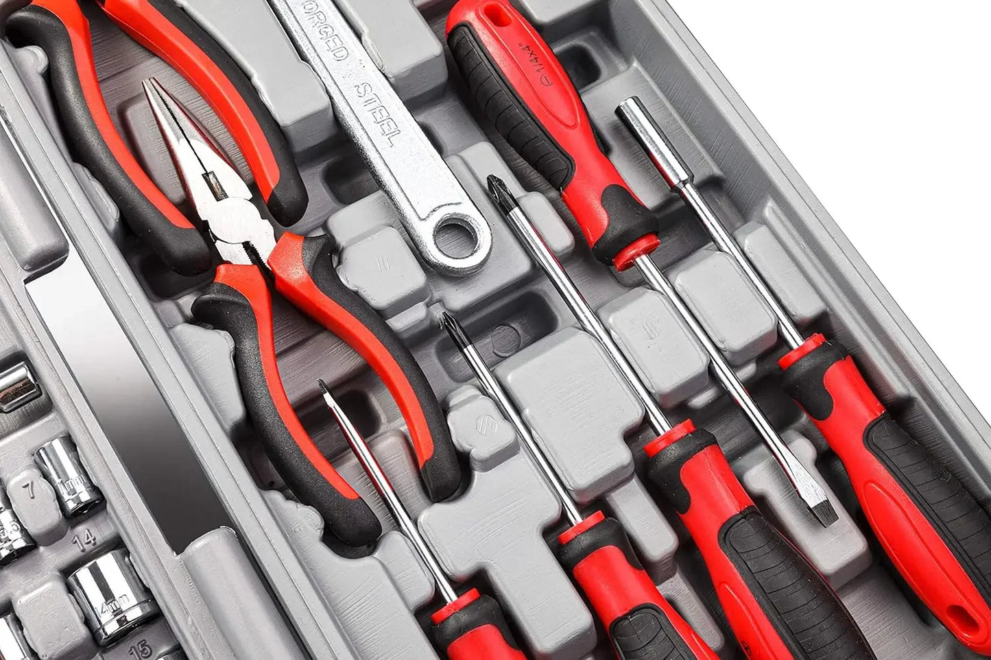 Cartman 205 Piece Tool Set Ratchet Wrench with Sockets Kit in Plastic Toolbox