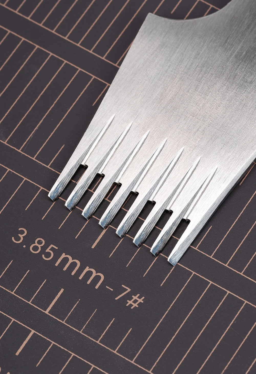 WUTA 1pc High Quality Sharp Leather Chisel French Style Pricking Iron Die-steel/ Punching Tool